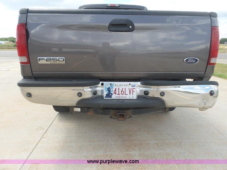 image for item CD9407 2006 Ford F250 Super Duty Crew Cab pickup truck