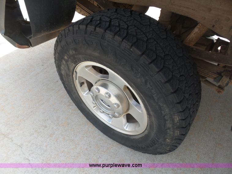 image for item CD9407 2006 Ford F250 Super Duty Crew Cab pickup truck