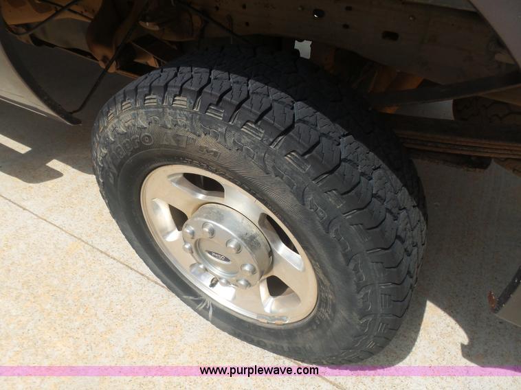 image for item CD9407 2006 Ford F250 Super Duty Crew Cab pickup truck