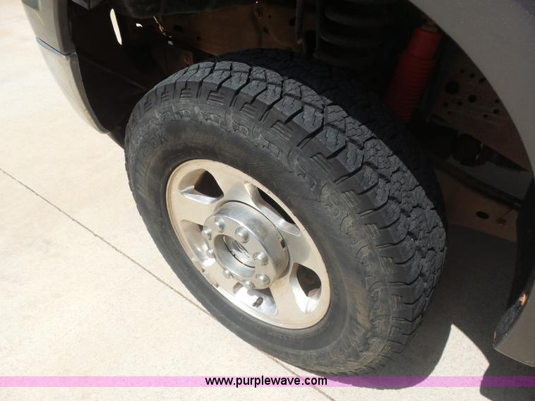 image for item CD9407 2006 Ford F250 Super Duty Crew Cab pickup truck