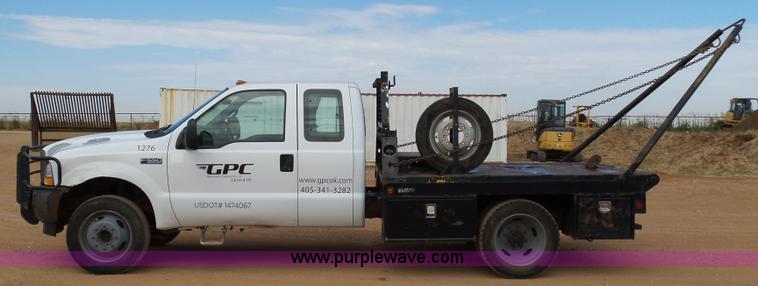 image for item DB4503 2002 Ford F550 SuperCab flatbed truck