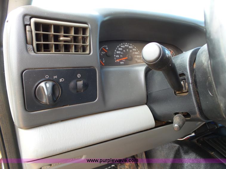 image for item DB4503 2002 Ford F550 SuperCab flatbed truck