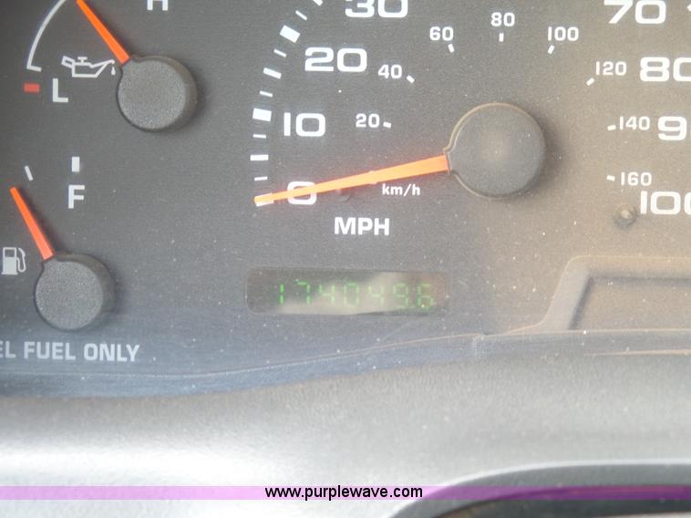 image for item DB4503 2002 Ford F550 SuperCab flatbed truck