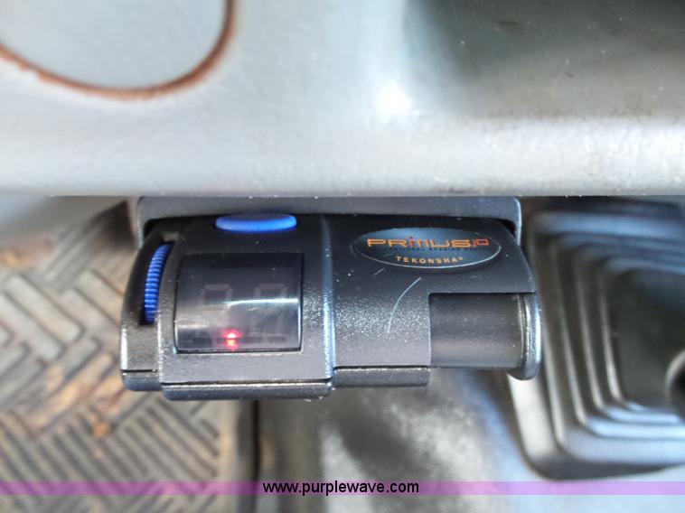 image for item DB4503 2002 Ford F550 SuperCab flatbed truck