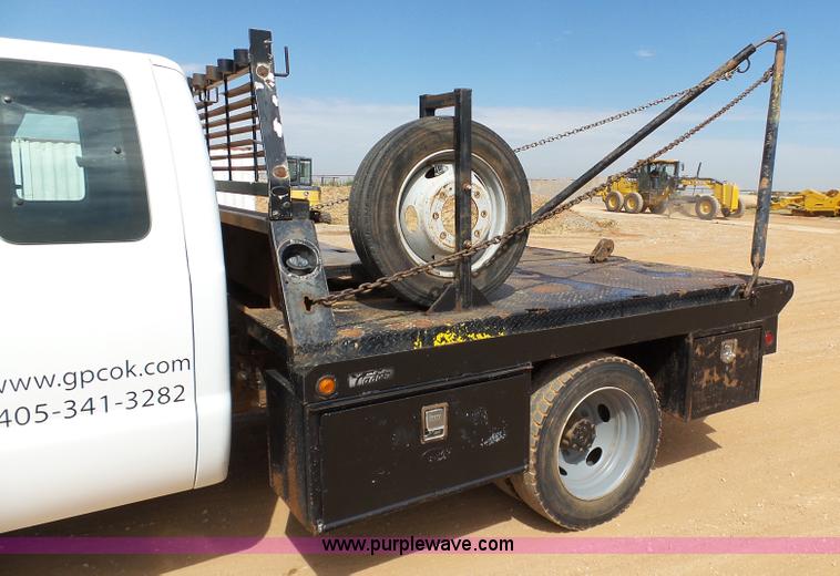 image for item DB4503 2002 Ford F550 SuperCab flatbed truck