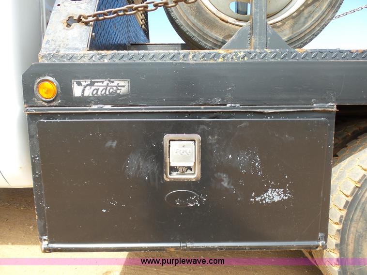 image for item DB4503 2002 Ford F550 SuperCab flatbed truck