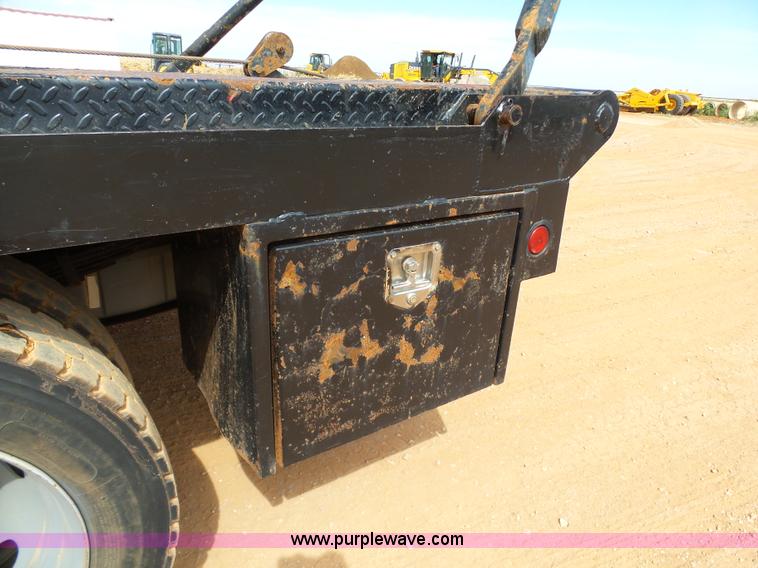 image for item DB4503 2002 Ford F550 SuperCab flatbed truck