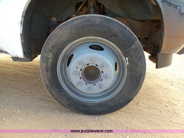 image for item DB4503 2002 Ford F550 SuperCab flatbed truck