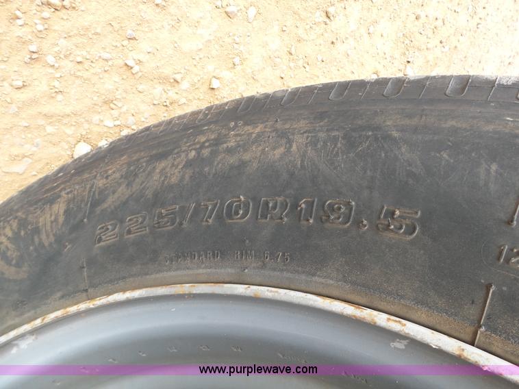 image for item DB4503 2002 Ford F550 SuperCab flatbed truck