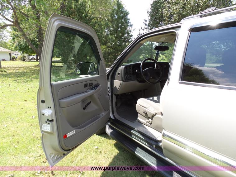 image for item DB4510 2006 GMC Yukon 1500 XL SUV