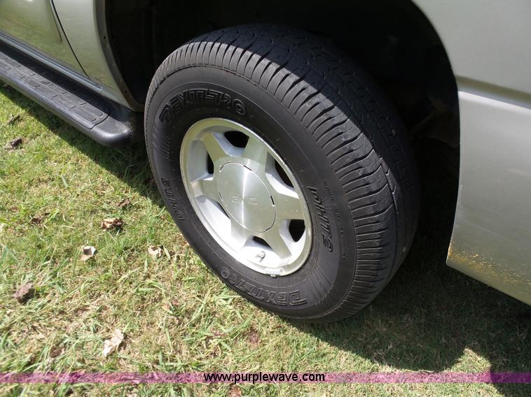 image for item DB4510 2006 GMC Yukon 1500 XL SUV
