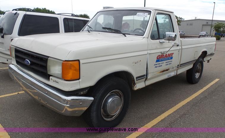 image for item J4808 1988 Ford F250 HD Custom pickup truck