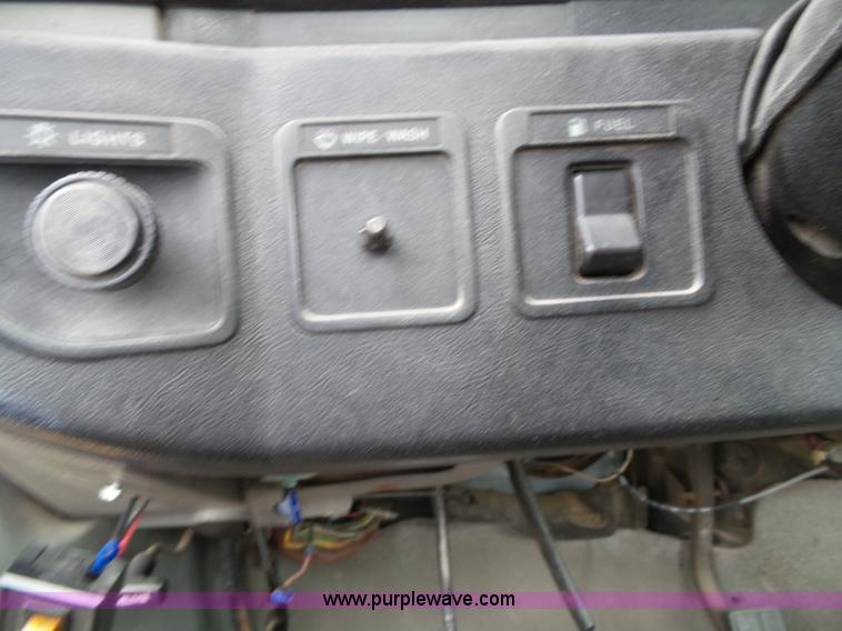 image for item J4808 1988 Ford F250 HD Custom pickup truck