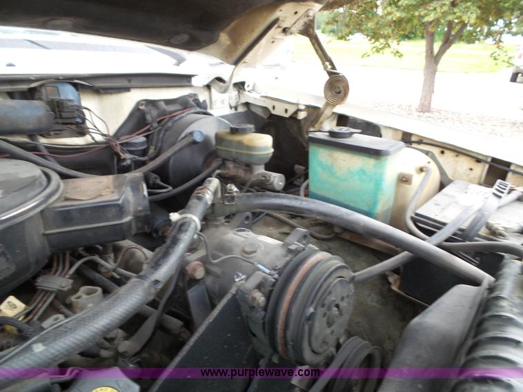 image for item J4808 1988 Ford F250 HD Custom pickup truck