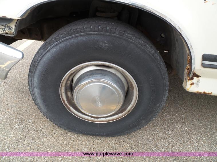 image for item J4808 1988 Ford F250 HD Custom pickup truck