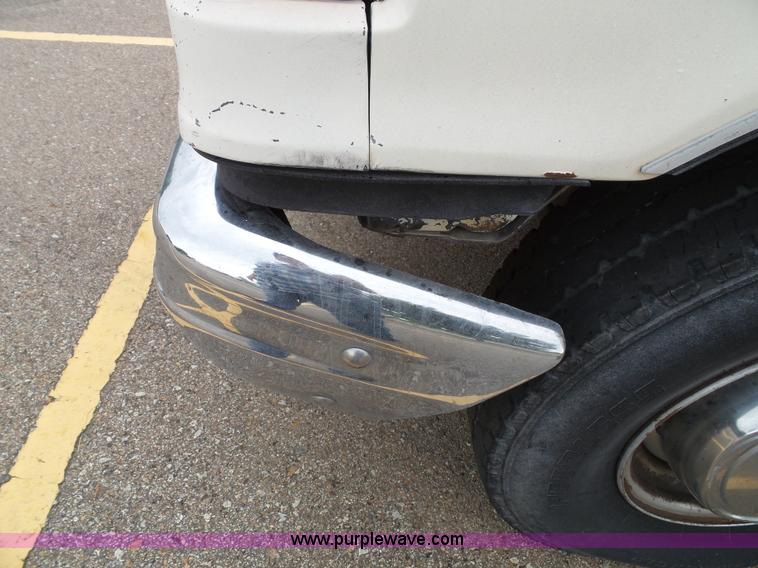 image for item J4808 1988 Ford F250 HD Custom pickup truck