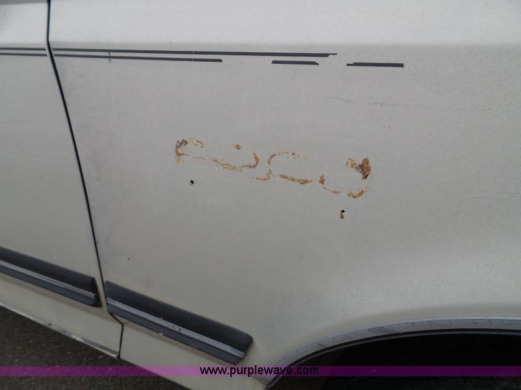 image for item J4808 1988 Ford F250 HD Custom pickup truck