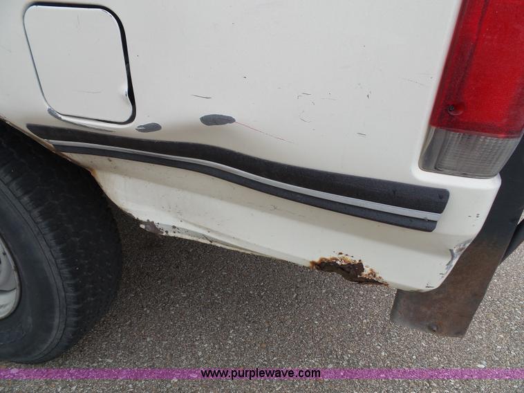 image for item J4808 1988 Ford F250 HD Custom pickup truck