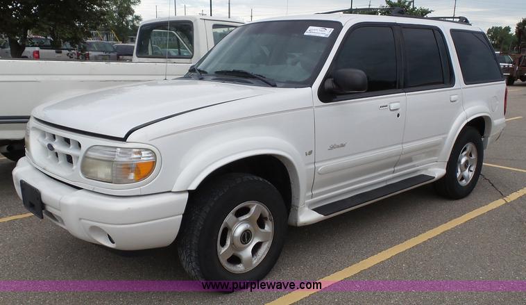 image for item J4809 2000 Ford Explorer Limited SUV