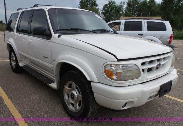 image for item J4809 2000 Ford Explorer Limited SUV