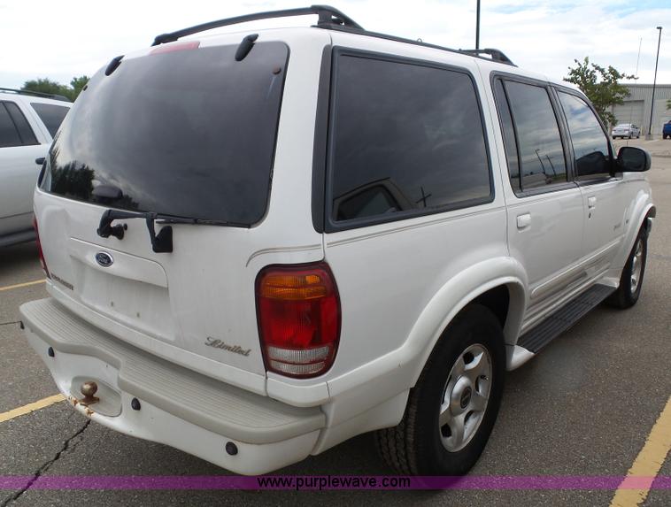 image for item J4809 2000 Ford Explorer Limited SUV