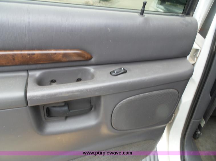 image for item J4809 2000 Ford Explorer Limited SUV