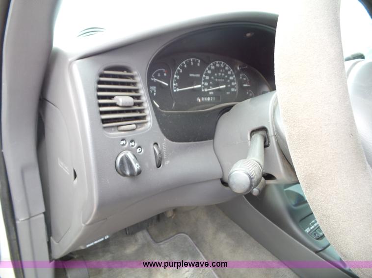 image for item J4809 2000 Ford Explorer Limited SUV