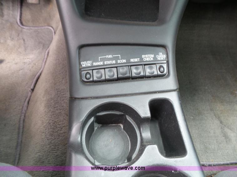 image for item J4809 2000 Ford Explorer Limited SUV