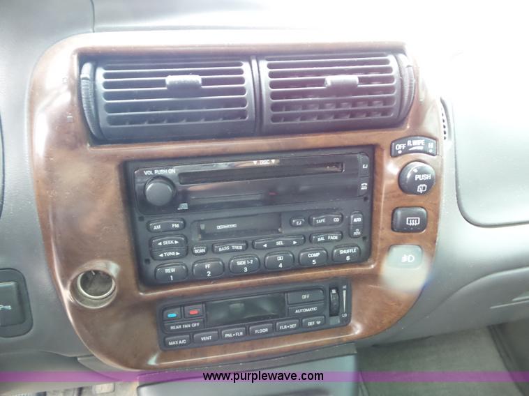 image for item J4809 2000 Ford Explorer Limited SUV