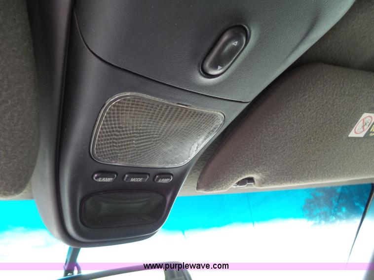 image for item J4809 2000 Ford Explorer Limited SUV