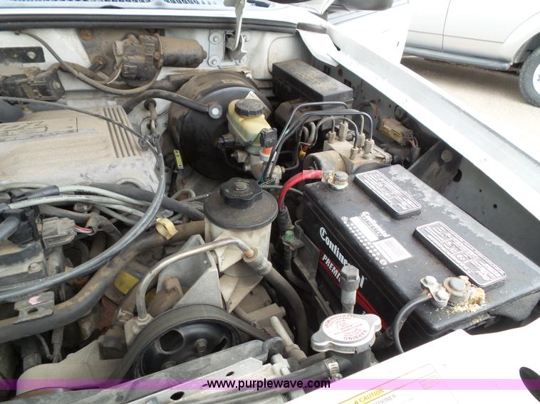 image for item J4809 2000 Ford Explorer Limited SUV