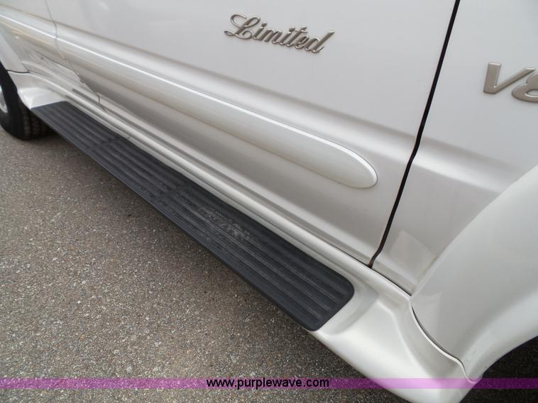 image for item J4809 2000 Ford Explorer Limited SUV