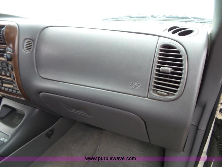 image for item J4809 2000 Ford Explorer Limited SUV