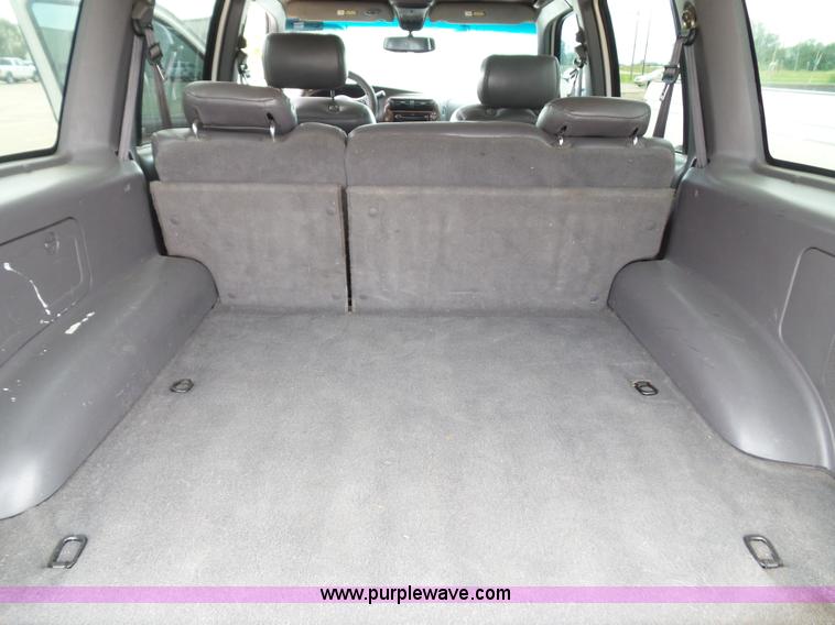 image for item J4809 2000 Ford Explorer Limited SUV