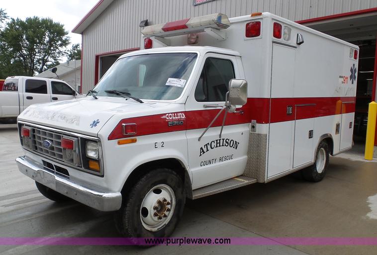 image for item J4816 1991 Ford Econoline E350 ambulance