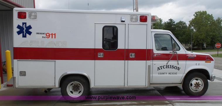image for item J4816 1991 Ford Econoline E350 ambulance
