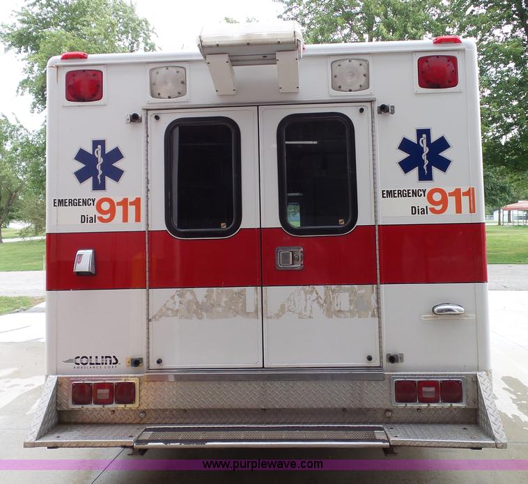 image for item J4816 1991 Ford Econoline E350 ambulance