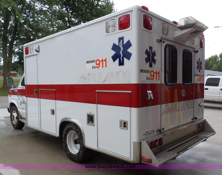image for item J4816 1991 Ford Econoline E350 ambulance