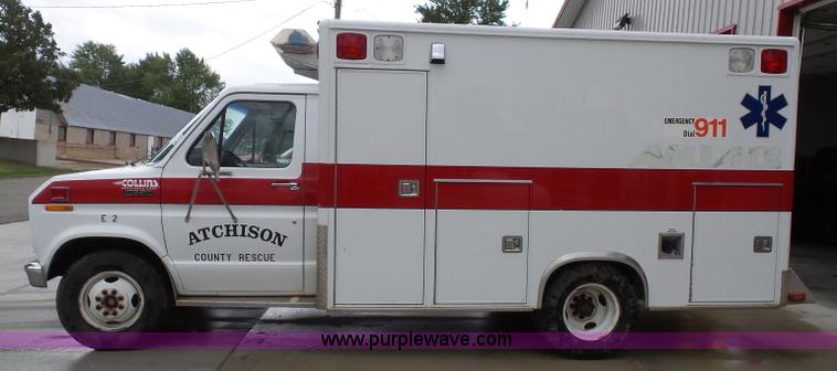 image for item J4816 1991 Ford Econoline E350 ambulance
