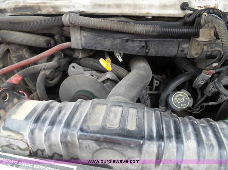 image for item J4816 1991 Ford Econoline E350 ambulance