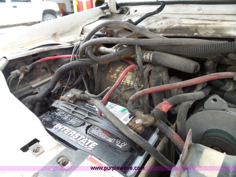 image for item J4816 1991 Ford Econoline E350 ambulance