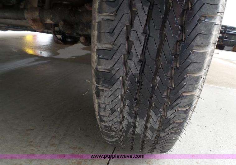 image for item J4816 1991 Ford Econoline E350 ambulance