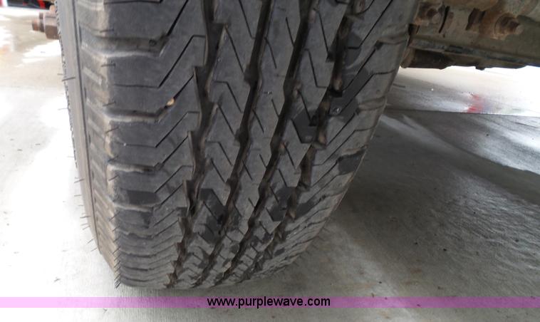 image for item J4816 1991 Ford Econoline E350 ambulance