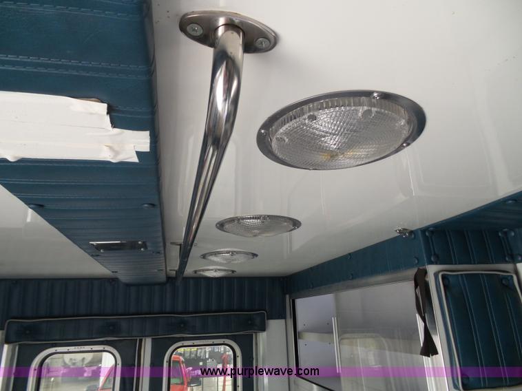 image for item J4816 1991 Ford Econoline E350 ambulance