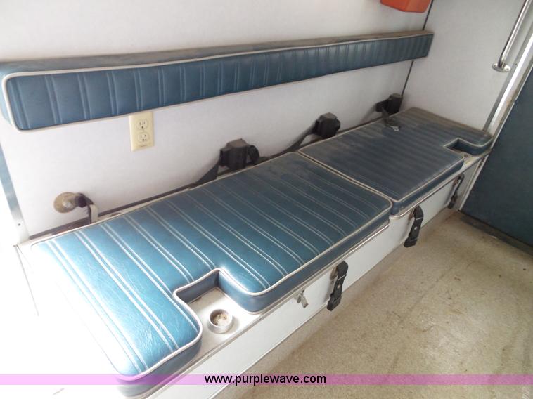 image for item J4816 1991 Ford Econoline E350 ambulance