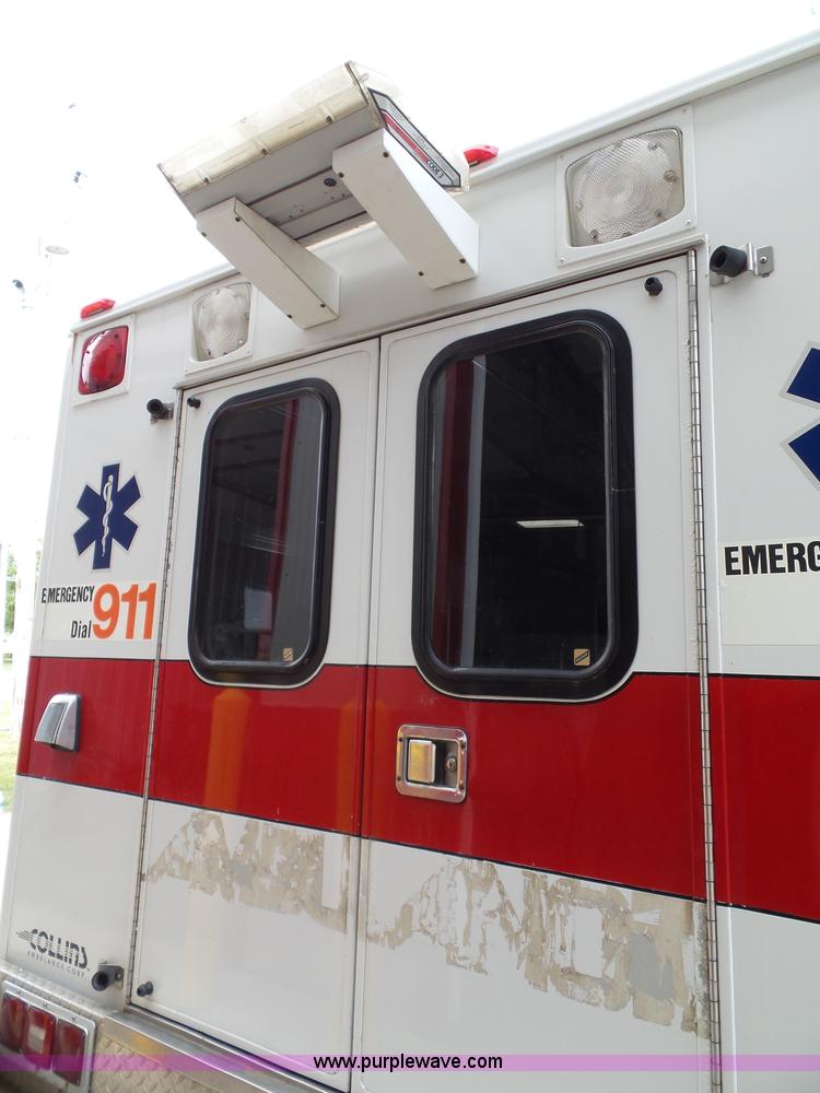 image for item J4816 1991 Ford Econoline E350 ambulance