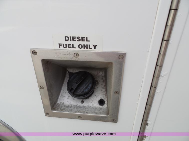 image for item J4816 1991 Ford Econoline E350 ambulance