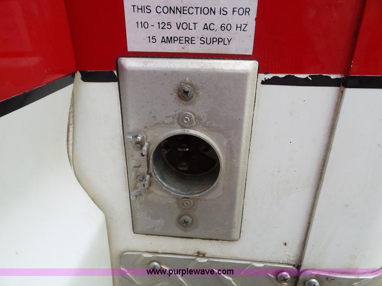 image for item J4816 1991 Ford Econoline E350 ambulance