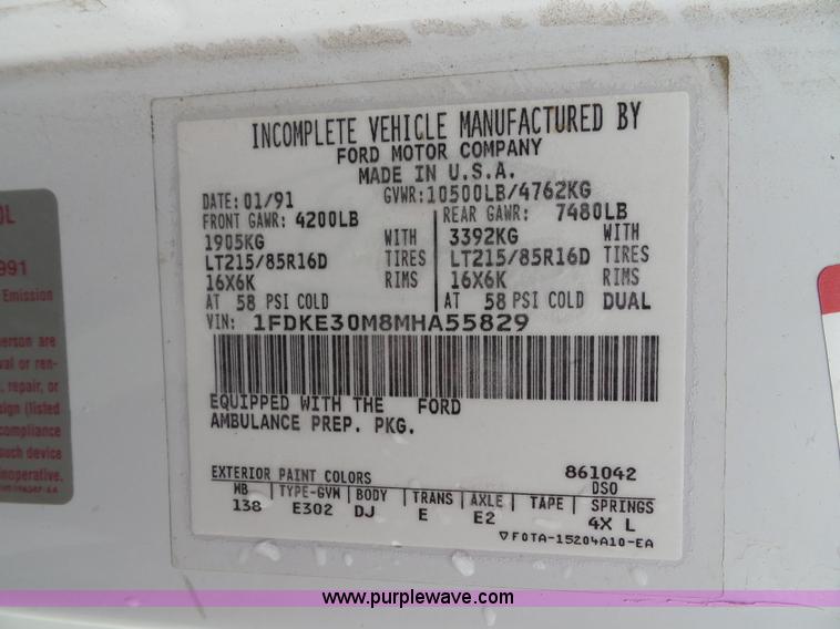 image for item J4816 1991 Ford Econoline E350 ambulance
