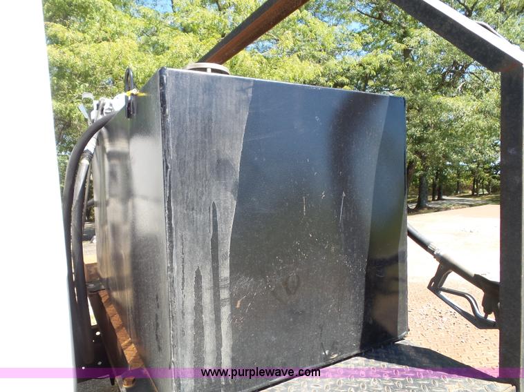 image for item J4821 2006 Chevrolet C6500 flatbed truck